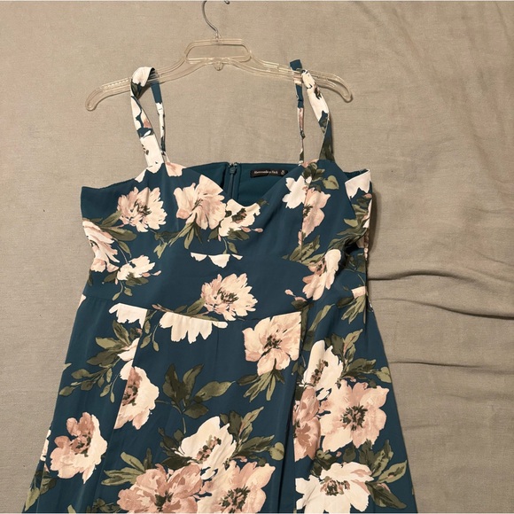 Abercrombie & Fitch teal floral ruffle bottom dress - Picture 3 of 4